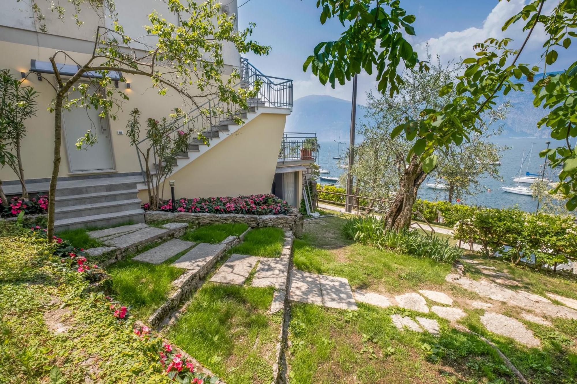 The Window On The Lake Assenza di Brenzone Exterior photo